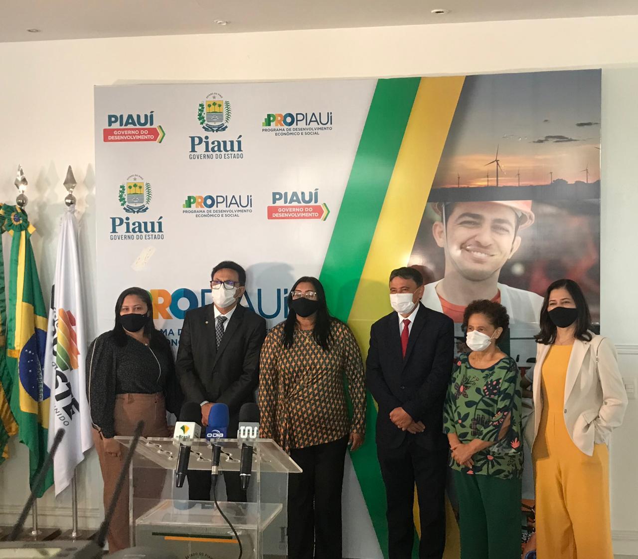 Prefeita Claudia Medeiros participa de lançamento do Cartão SASCEmergencial - Imagem 5