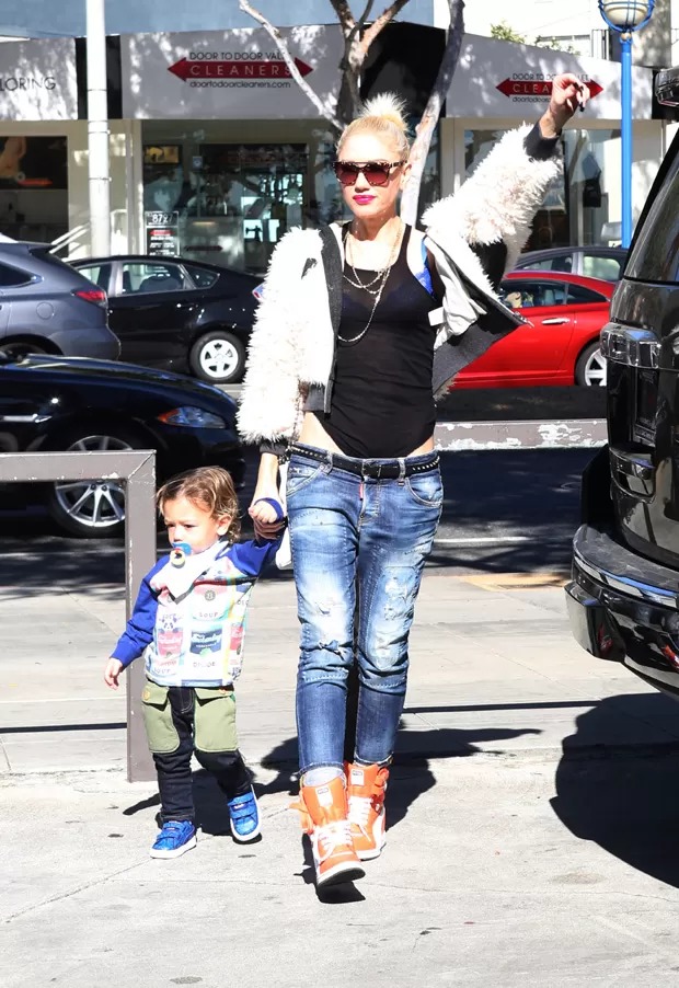 Gwen Stefani e o filho caçula, Apollo (Foto: AKM-GSI) Gwen Stefani e o filho caçula, Apollo (Foto: AKM-GSI)