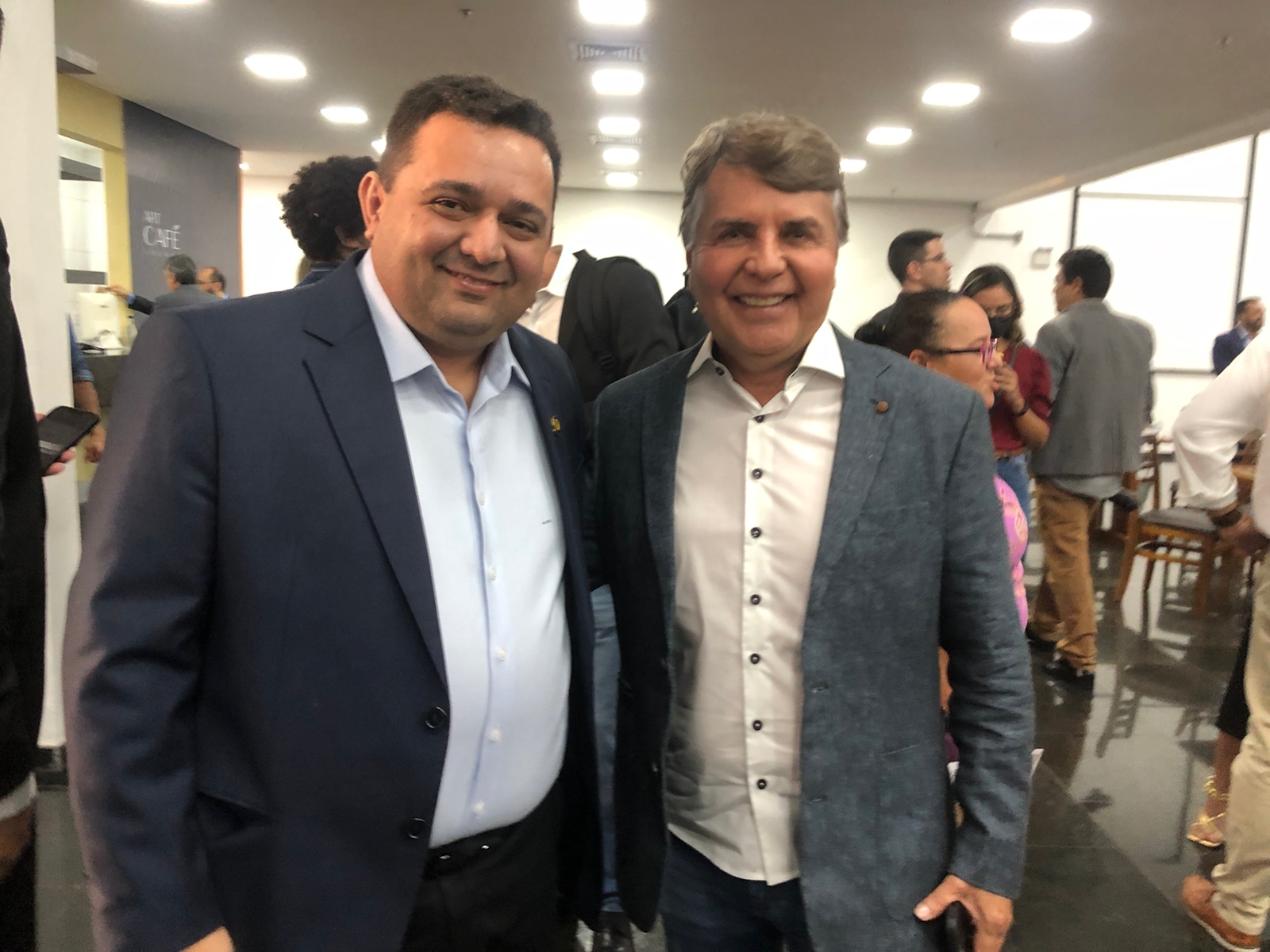 Prefeito João Luiz e presidente da AMPAR participa de posse em Teresina - Imagem 3