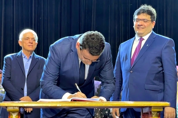 Prefeito João Luiz e presidente da AMPAR participa de posse em Teresina - Imagem 6