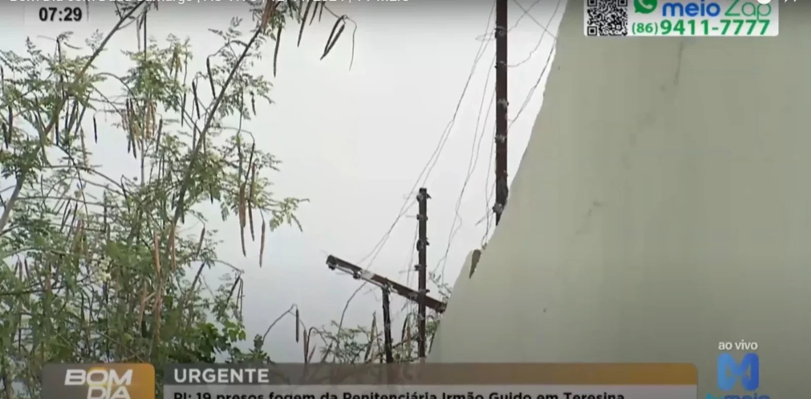 Cerca elétrica danificada na Penitenciária Irmão Guido (Foto: Reprodução/TV Meio)