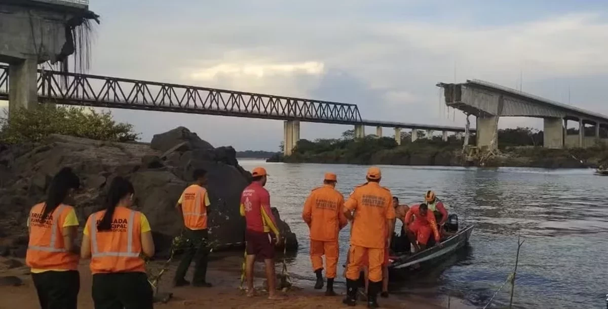 Bombeiros já estão fazendo buscas na região da ponte entre o Tocantins e o Maranhão — Foto: Divulgação/Bombeiros 