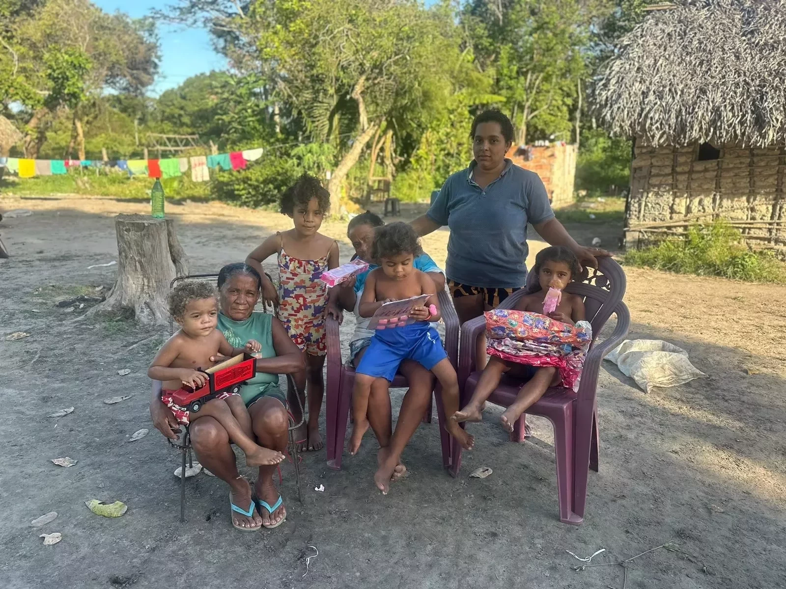 Família da Aparecida./Foto: Projeto Mundo Colorido. 