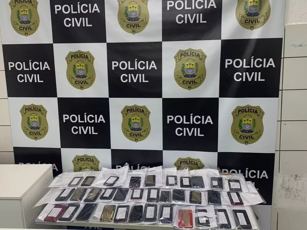 Celulares apreendidos pela Polícia Civil - Foto: Divulgação/SSP