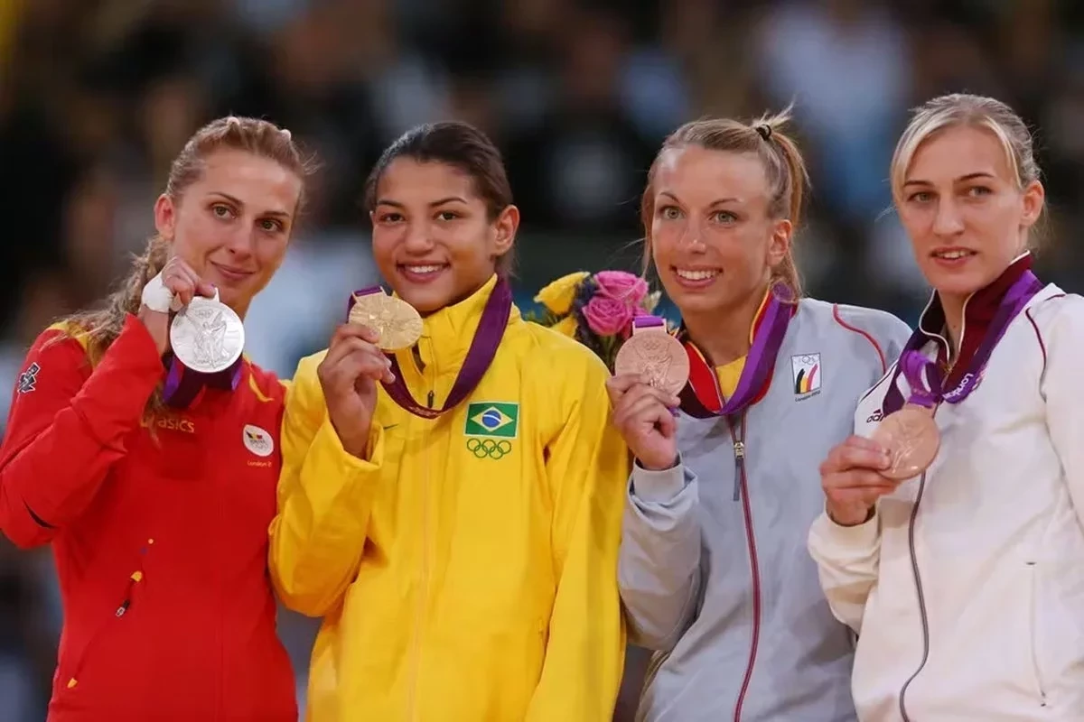 Em 28 de julho de 2012, Sarah Menezes conquistou o ouro nas Olimpíadas de Londres — Foto: Alexander Hassenstein/Getty Images 