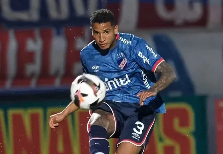 Morre Juan Izquierdo, zagueiro do Nacional-URU que passou mal em jogo da Libertadores (Foto: Divulgao)