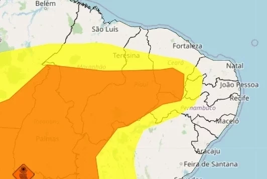 Manchas laranja e amarela indicam baixa umidade no estado do Piauí (Foto: Reprodução/INMET)