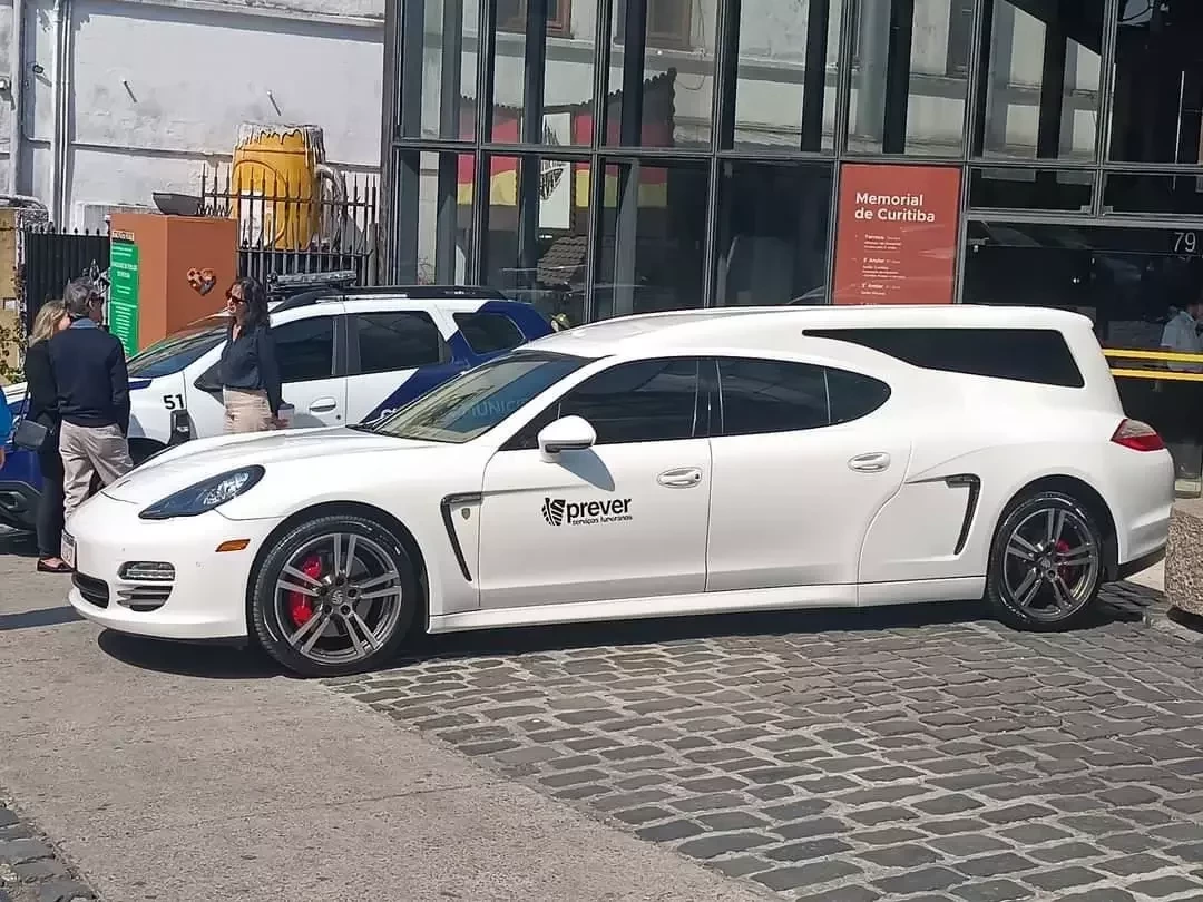 Cortejo em Porsche e capela de cristais: funerárias apostam no luxo no último adeus - Imagem 1